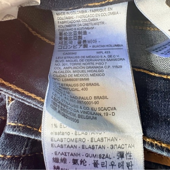 Levi's High-Rise Skinny Jeans - Picture 5 of 7